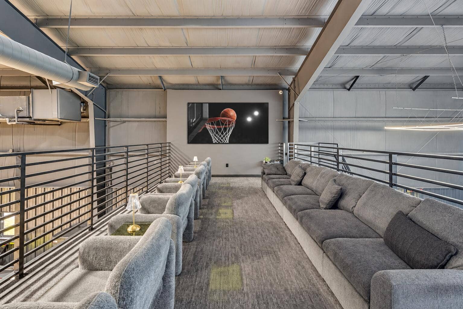MEZZANINE WITH BAR AND LOUNGE