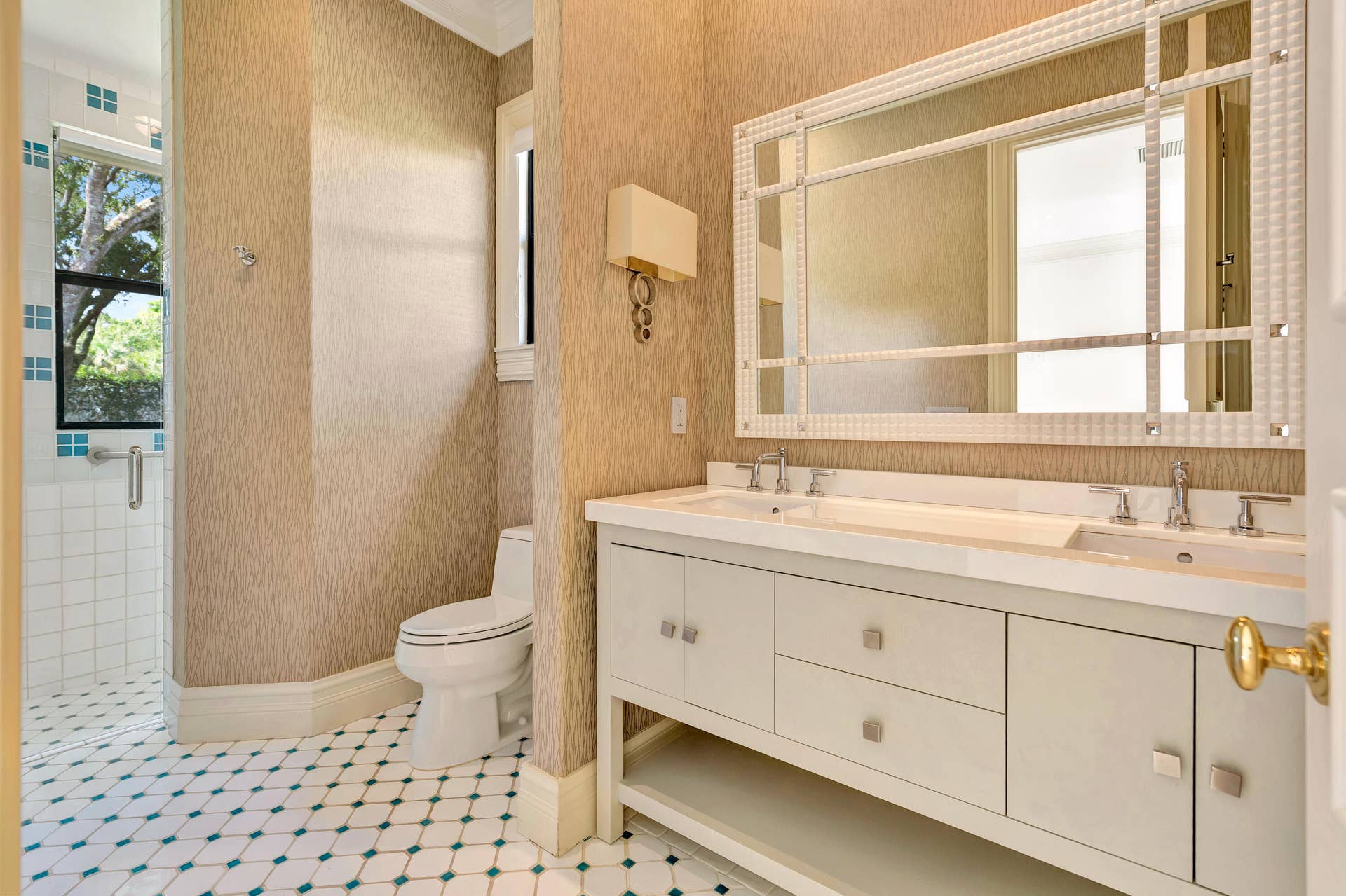 Guest Bath 4