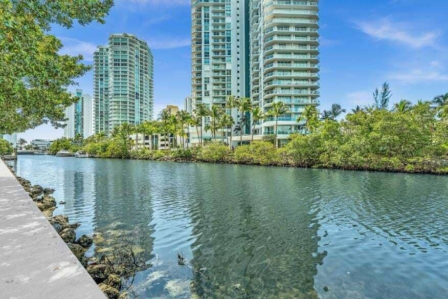 Sunny Isles Beach, Sunny Isles Beach, FL 33160 FPP00041 (84)2048x1536