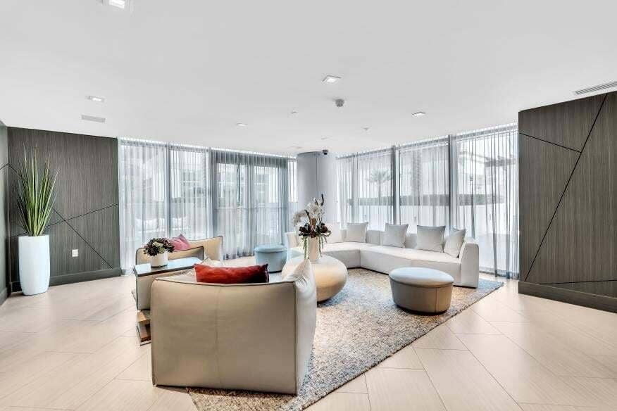 Sunny Isles Beach, Sunny Isles Beach, FL 33160 Private Lounge Area