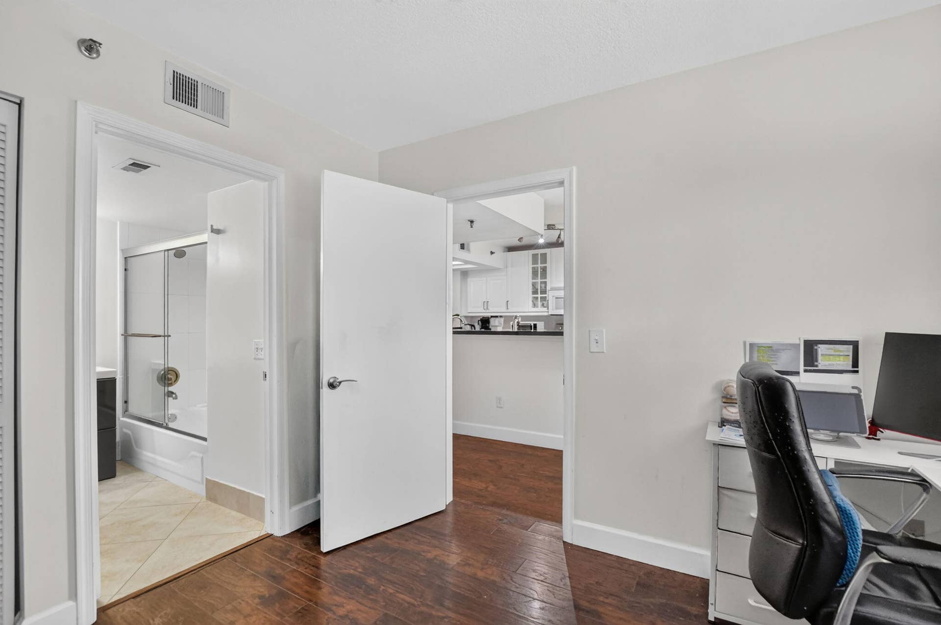23344 CAROLWOOD Lane, #505, Boca Raton, FL 33428 En-suite Guest room/Office