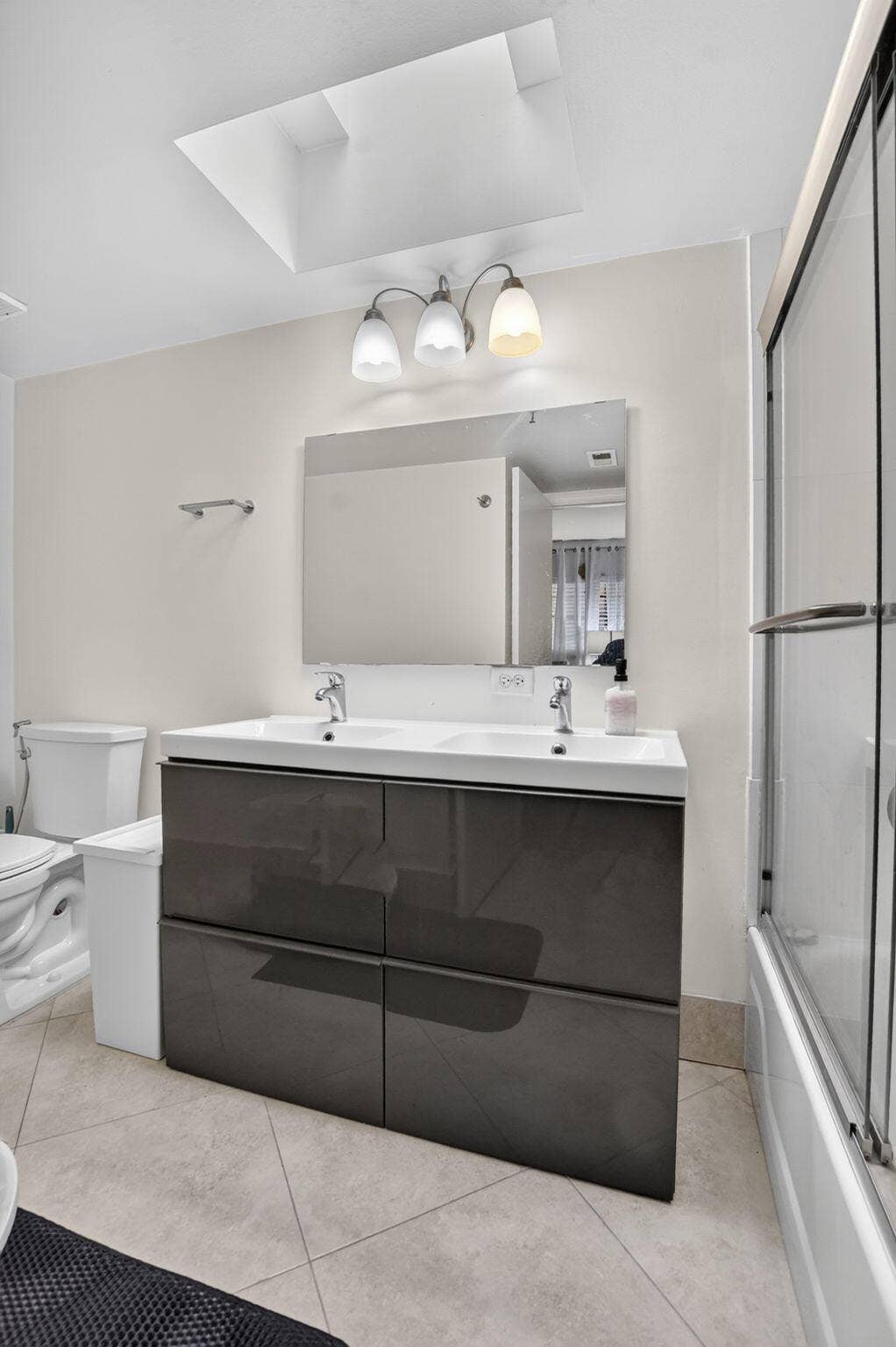 23344 CAROLWOOD Lane, #505, Boca Raton, FL 33428 Guest Bath