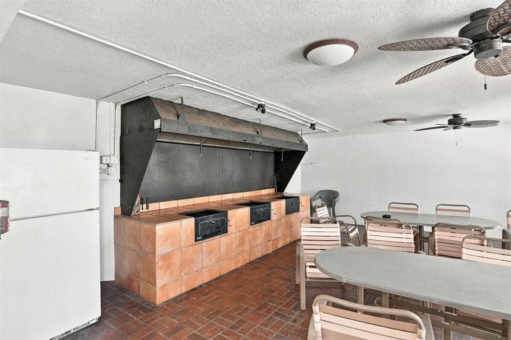 4629 POINCIANA Street, #306, Lauderdale By The Sea, FL 33308 32GetMedia