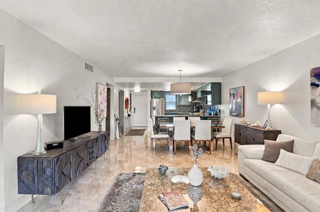 4629 POINCIANA Street, #306, Lauderdale By The Sea, FL 33308 11GetMedia