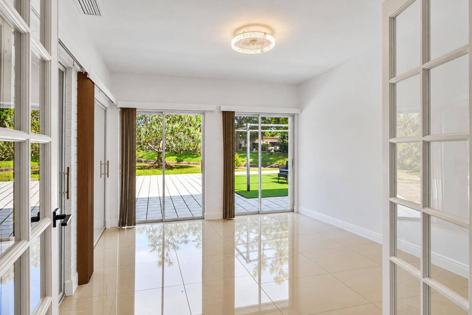 5707 WHITE HICKORY Circle, Tamarac, FL 33319 13