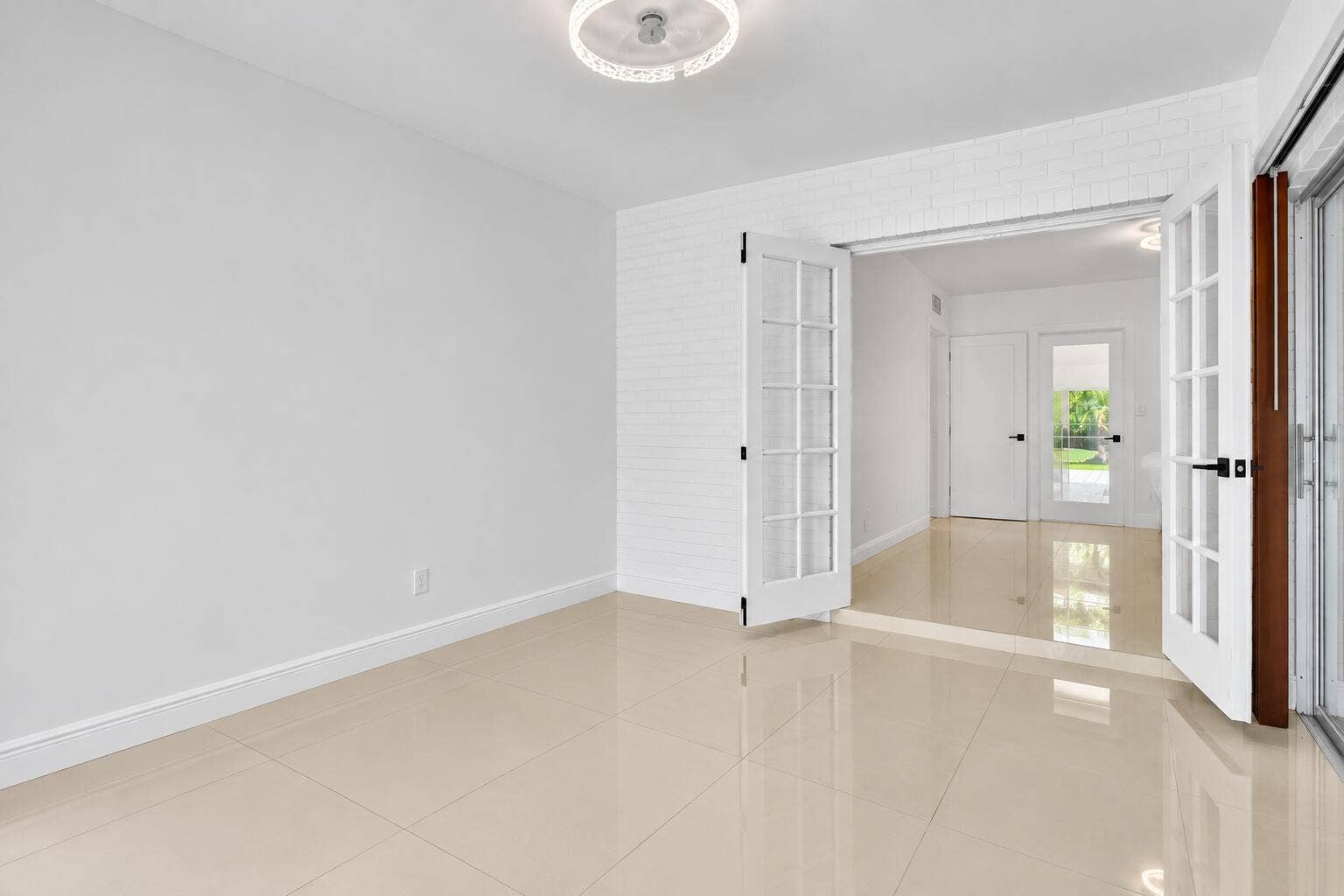 5707 WHITE HICKORY Circle, Tamarac, FL 33319 18