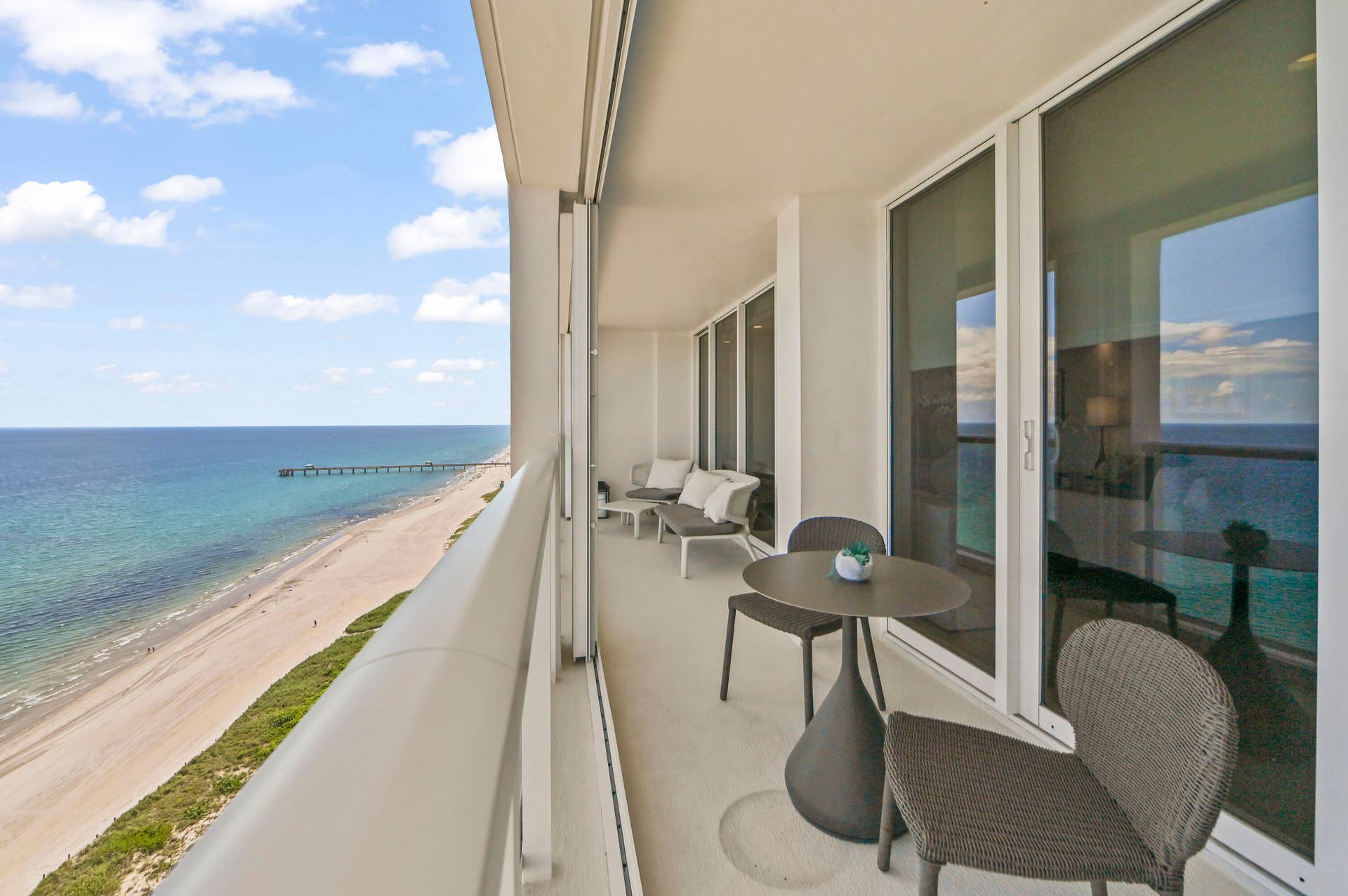 OCEANFRONT Balcony