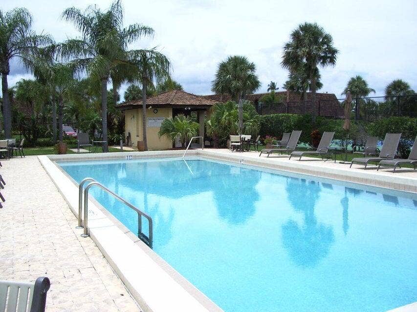 1420 Ocean Way Drive, #14d, Jupiter, FL 33477 Community Pool