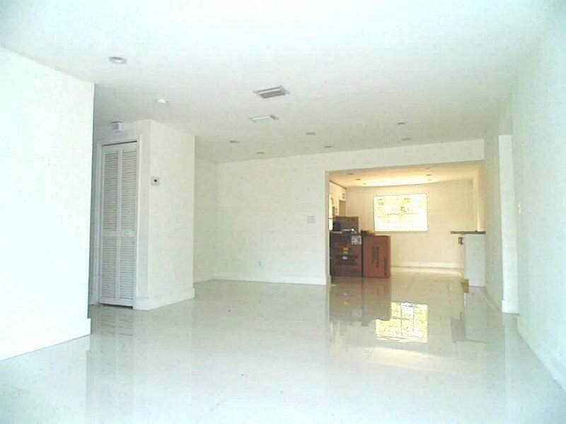 5806 Hope Street, Hollywood, FL 33021 LIVING DINING AREA