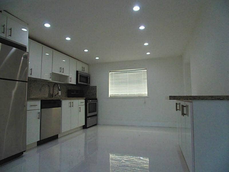 5806 Hope Street, Hollywood, FL 33021 KITCHEN 2