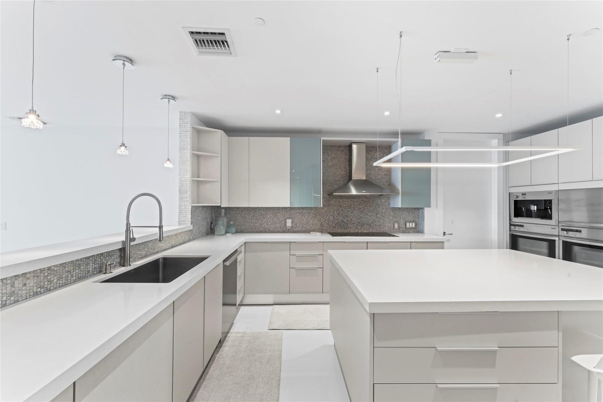 5959 COLLINS Avenue, #1203, Miami Beach, FL 33140 Photo 13