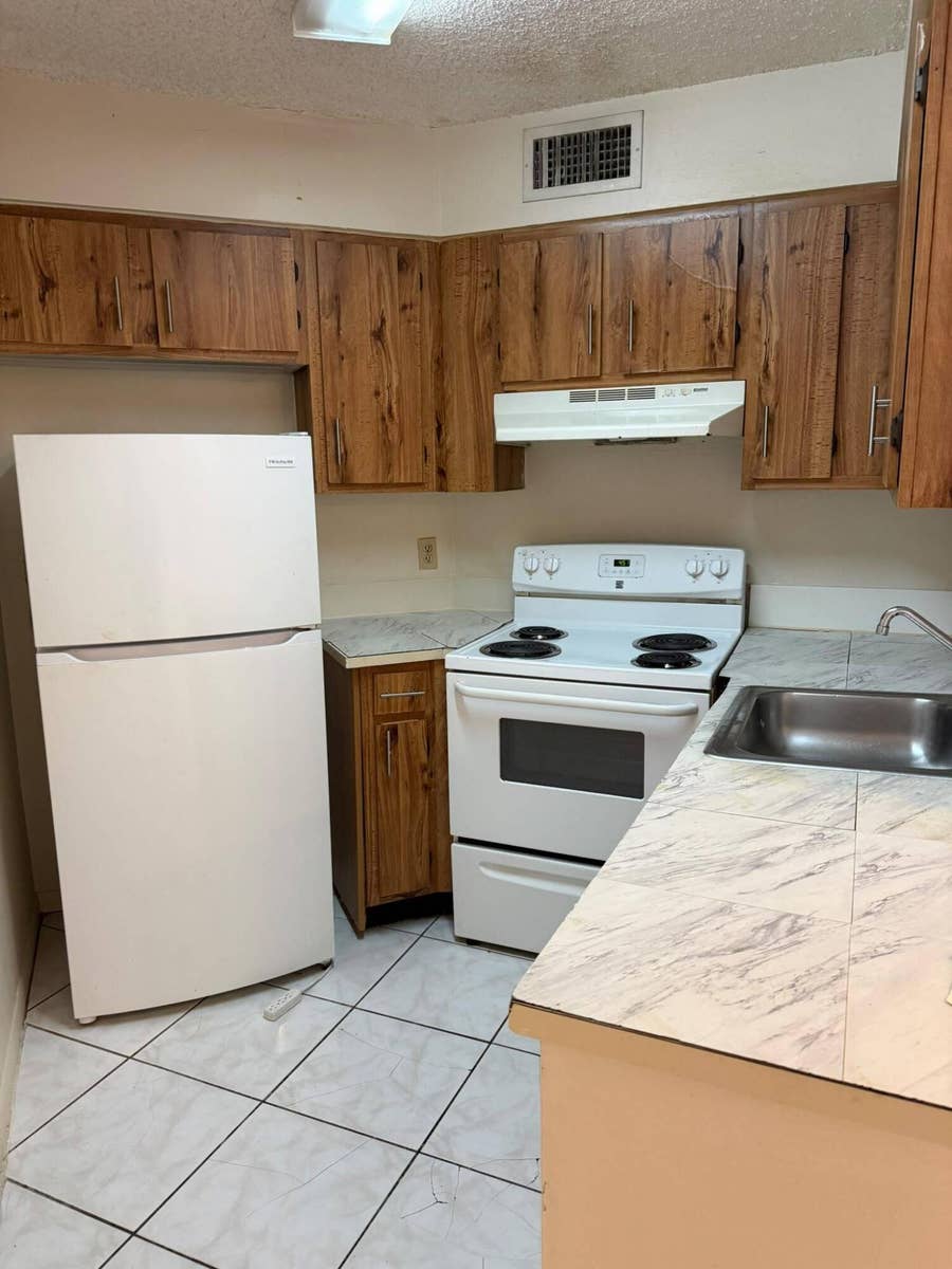 Property photo for 216 LAKE POINTE Drive, #222, Oakland Park, FL