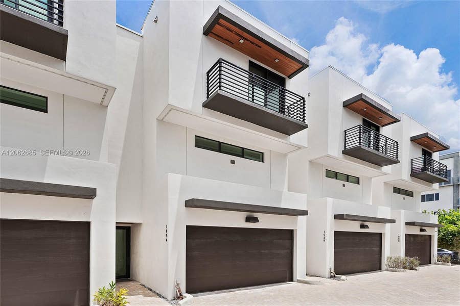 Property photo for 1054 N VICTORIA PARK Road, Fort Lauderdale, FL