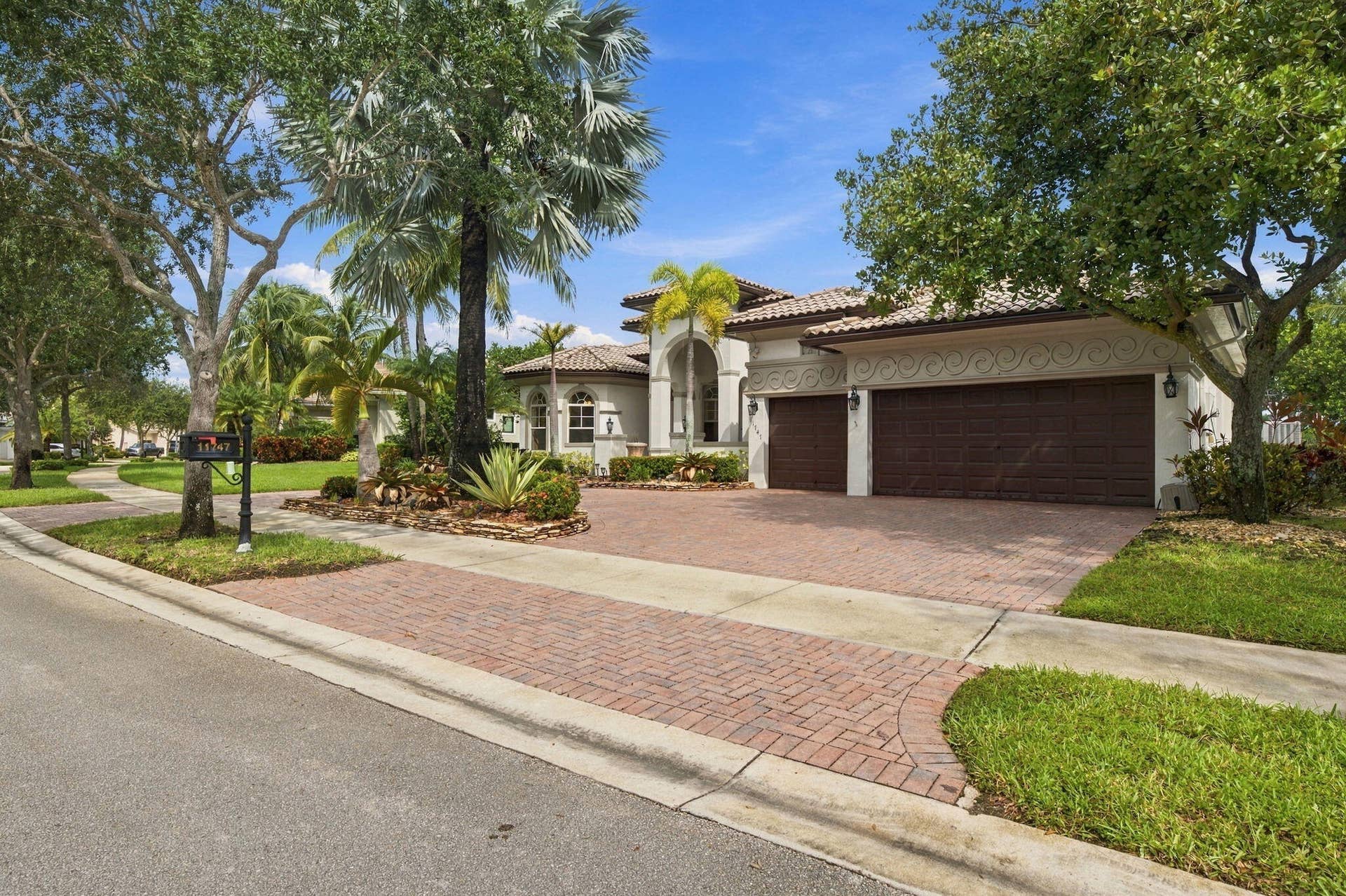 7-web-or-mls-11747-nw-69th-pl