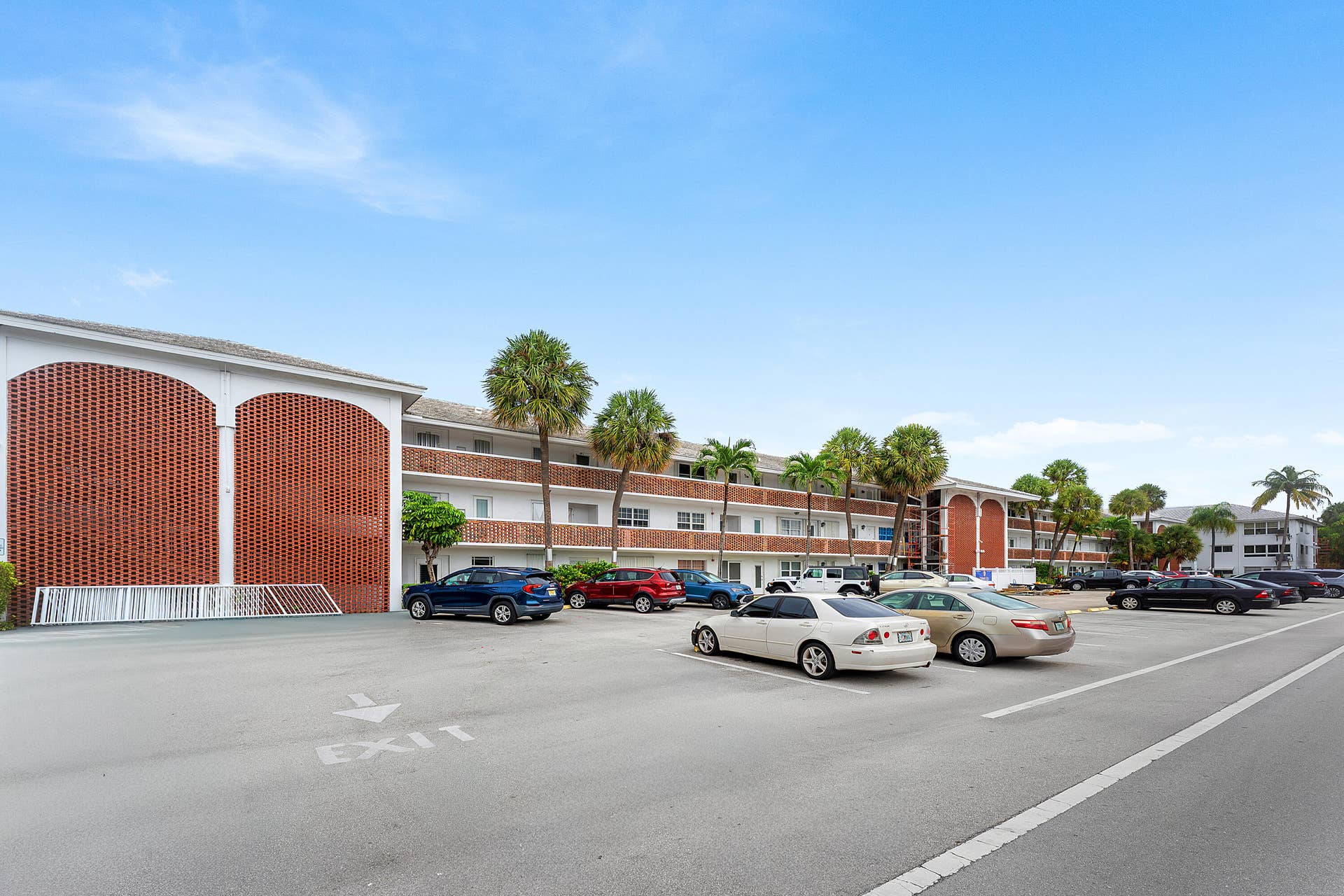 2050 NE 39TH Street, #E307, Lighthouse Point, FL 33064 IMG_4650