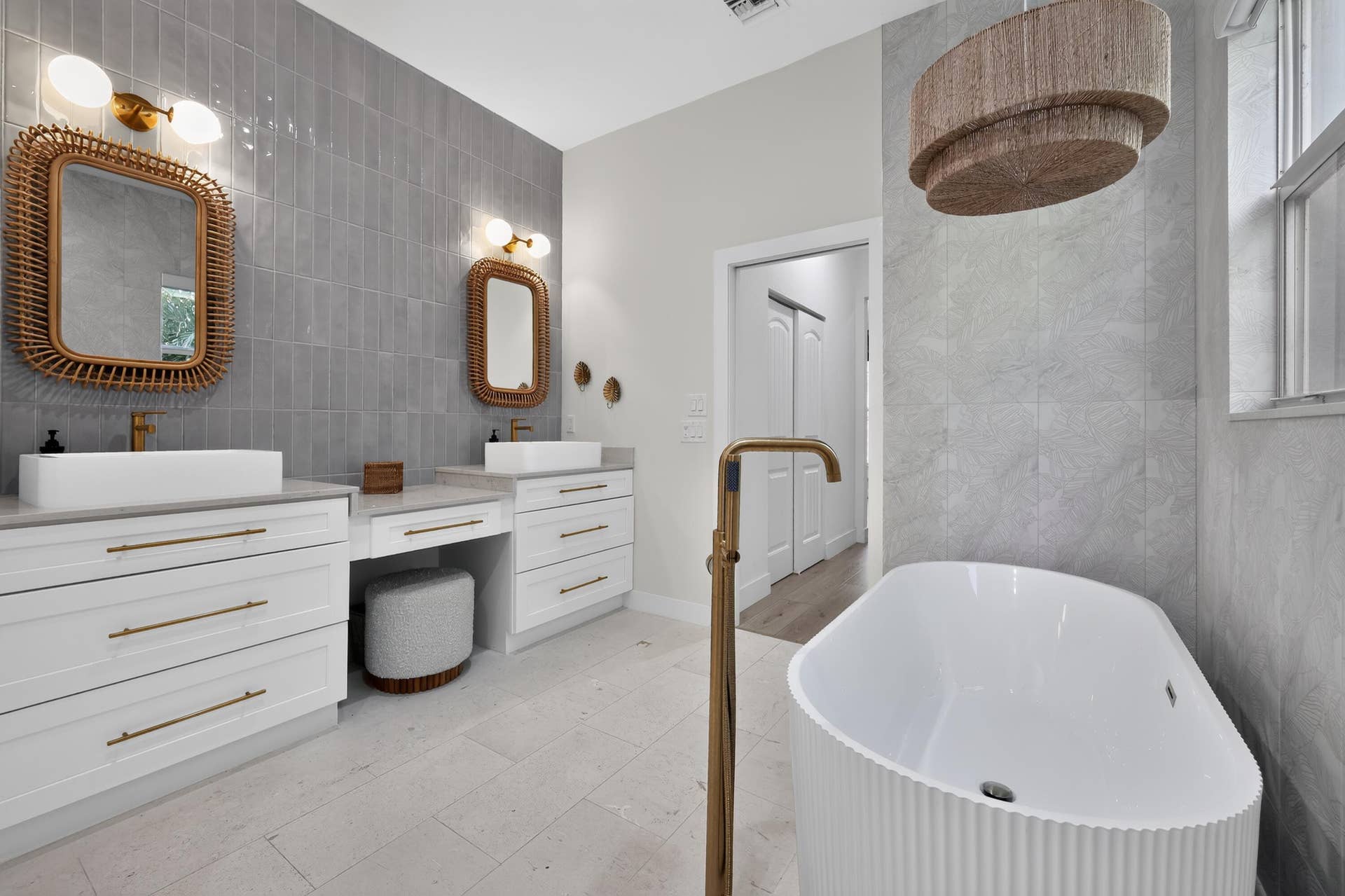 7050 LIMESTONE CAY Road, Jupiter, FL 33458 Primary bath ground floor