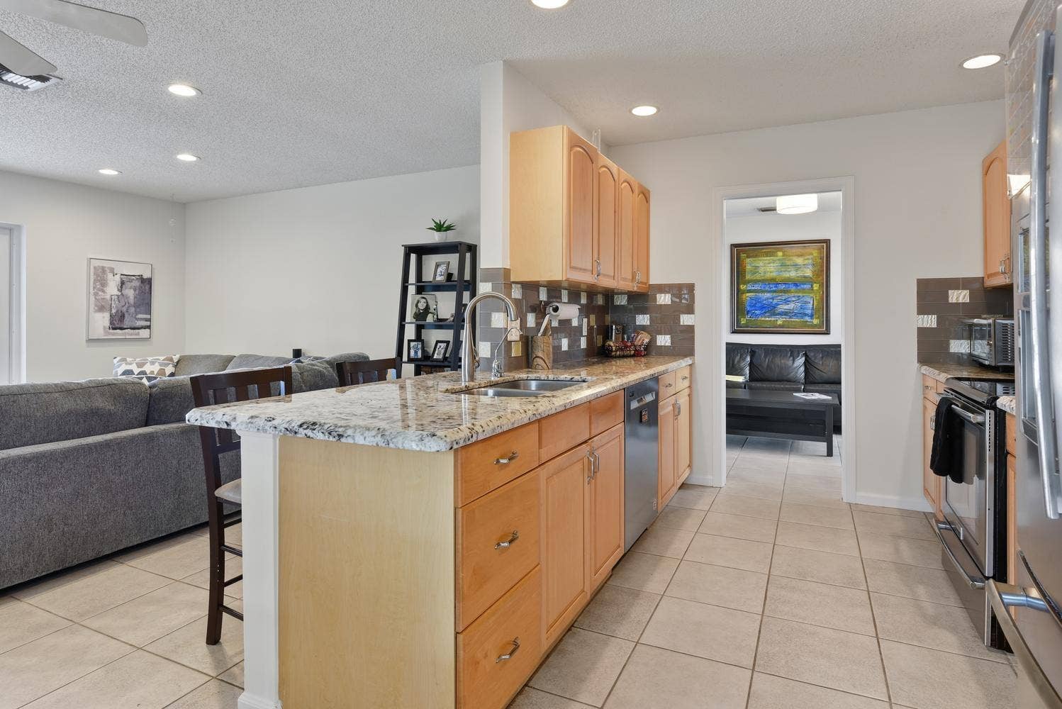 009-022-4852 Sugar Pine Dr-1499x1000