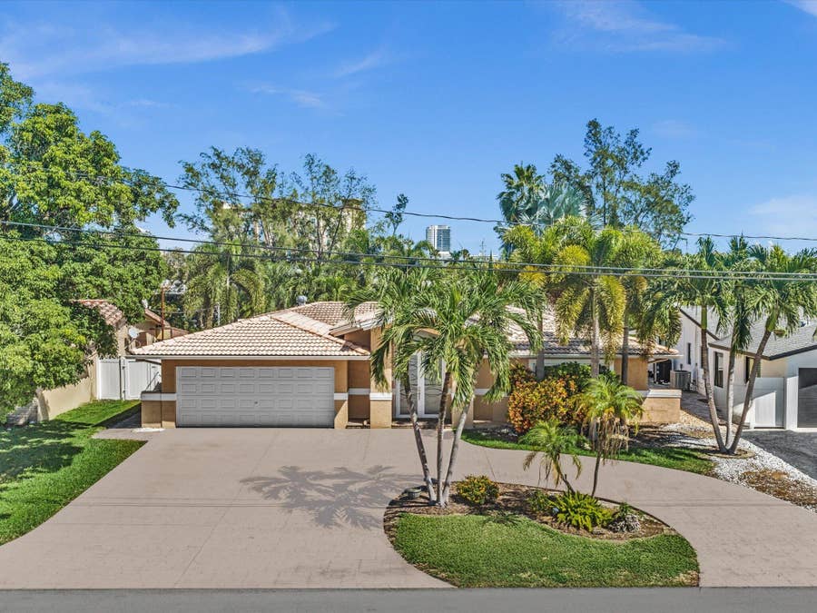 Property photo for 948 SE 10TH Court, Pompano Beach, FL