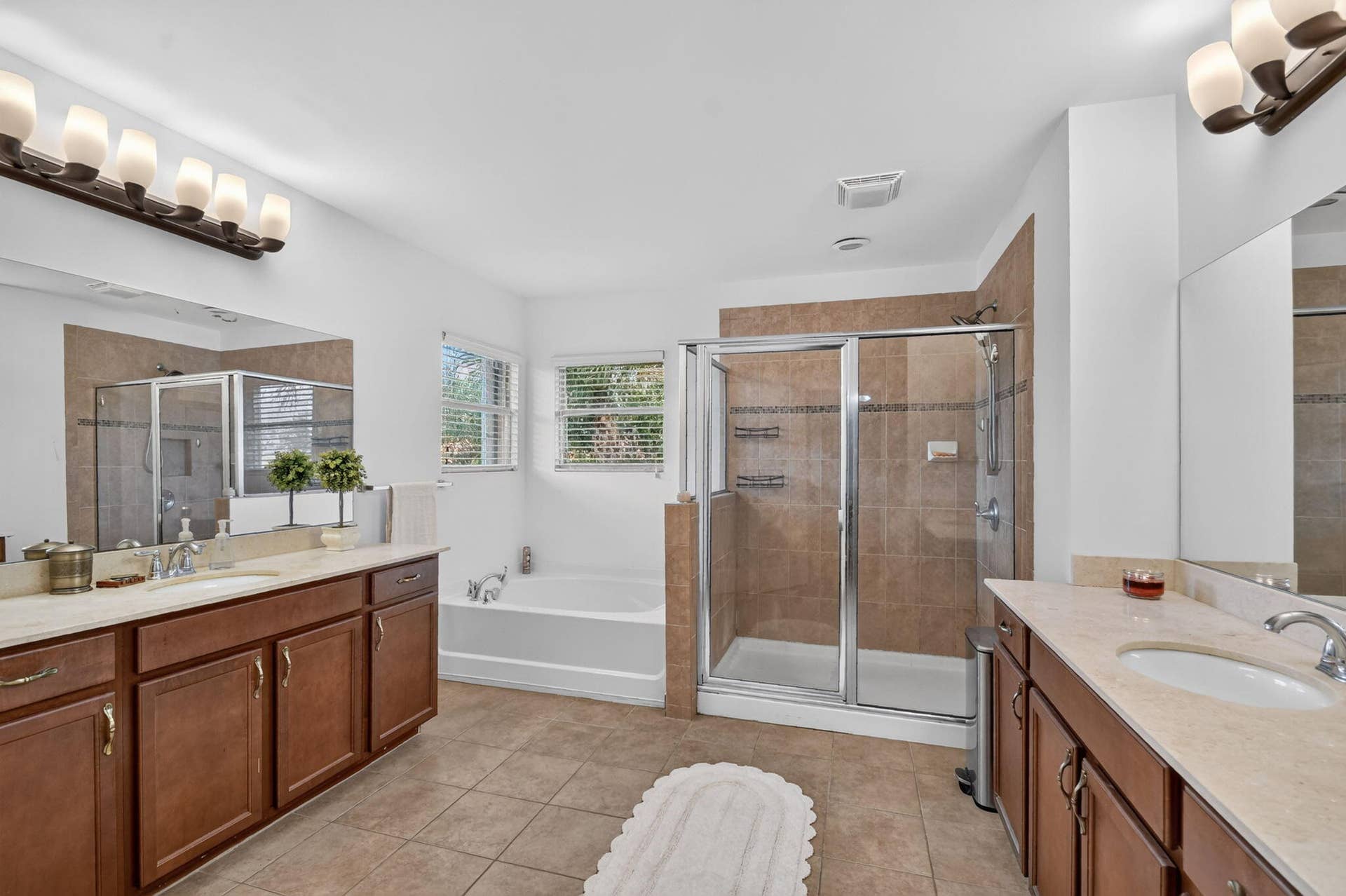 9070 WINTERHAVEN Circle, West Palm Beach, FL 33411 Primary Bathroom