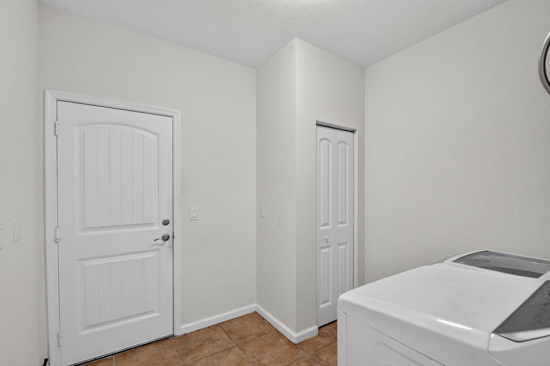 9070 WINTERHAVEN Circle, West Palm Beach, FL 33411 Laundry