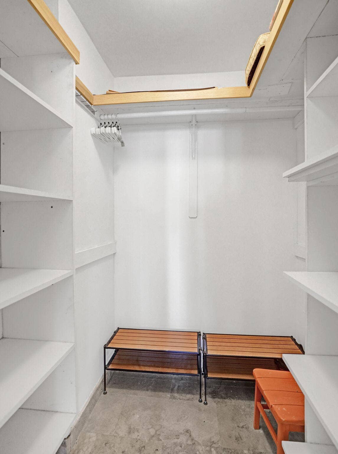 Walk-in Closet