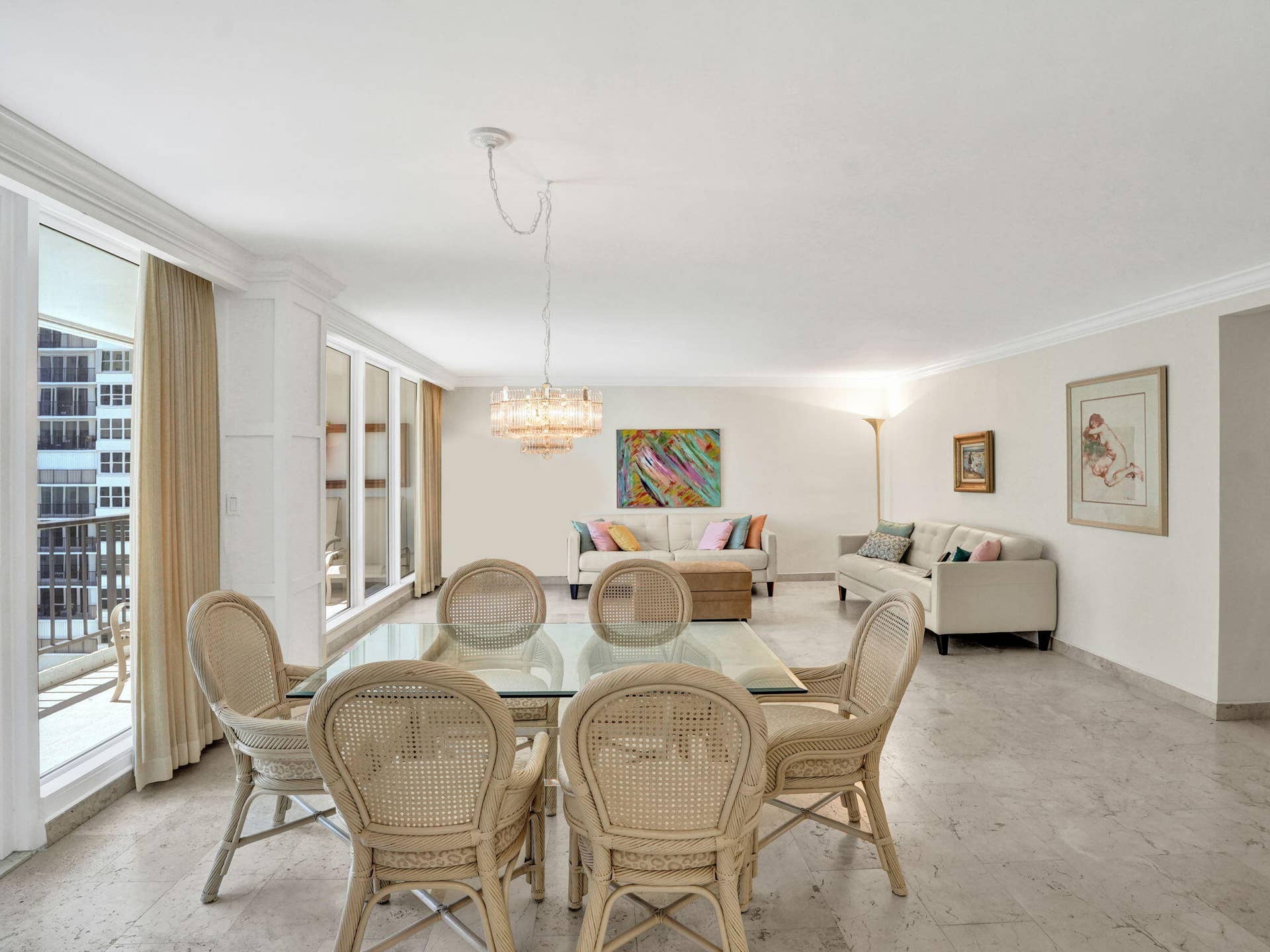 Dining/Family Areas