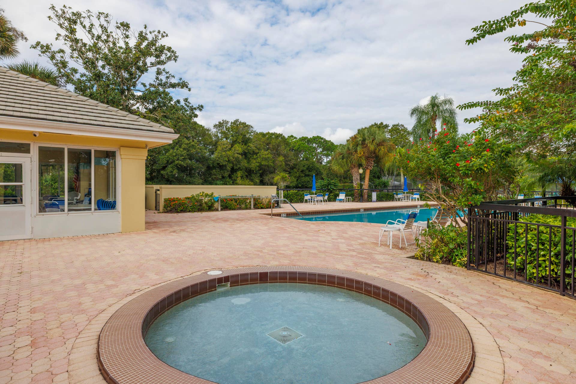 Clubhouse Hot tub