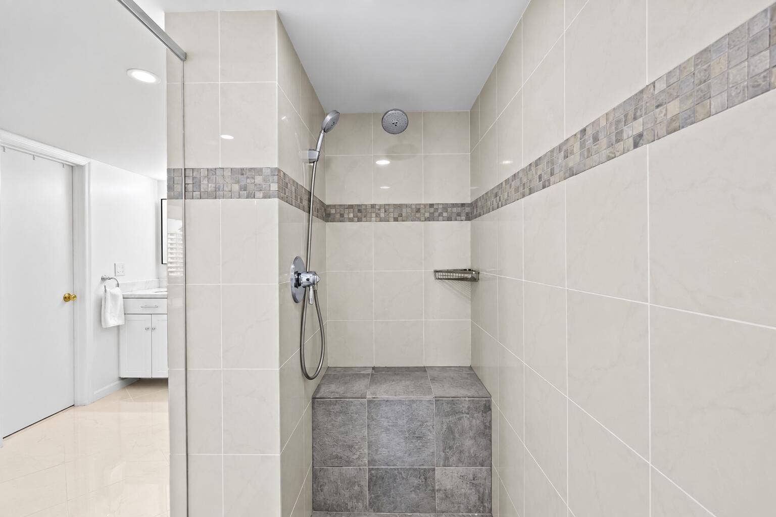 3407 S OCEAN Boulevard, #7D, Highland Beach, FL 33487 EE8C9AA6-6CAB-4109-B8DF-4650DC2DC656