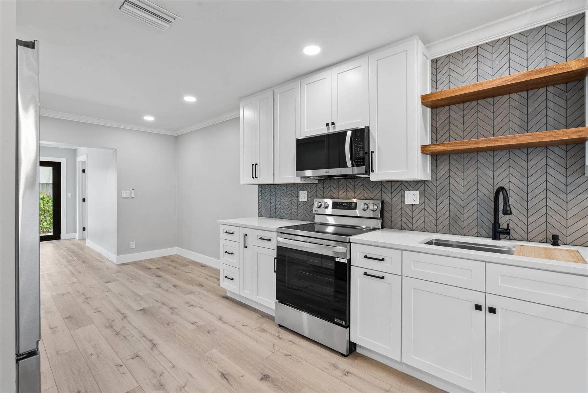 2600 NE 5th Avenue, Boca Raton, Boca Raton, FL 33431 18-18