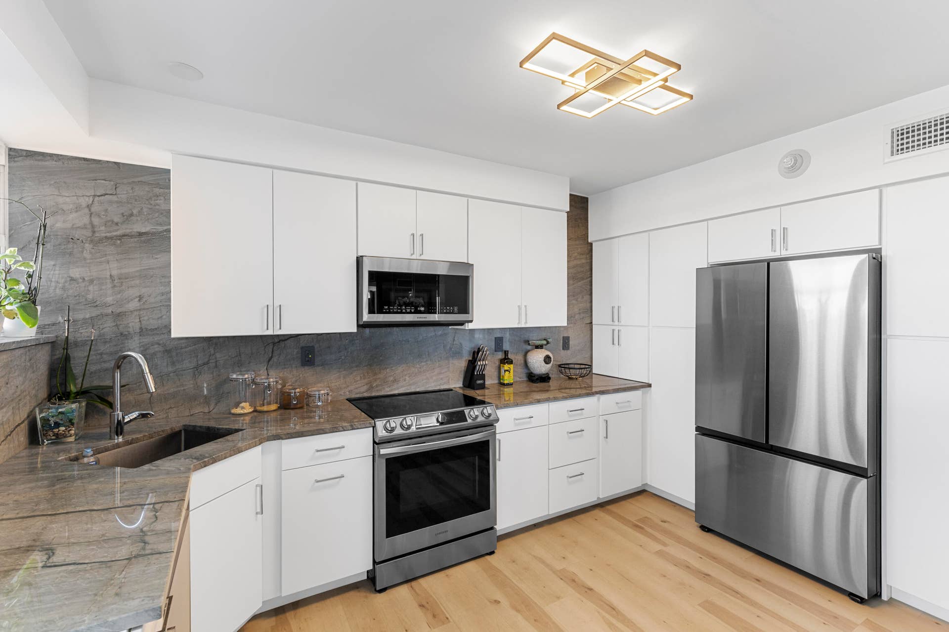 1920 S OCEAN Drive, #611, Fort Lauderdale, FL 33316 R6II4770