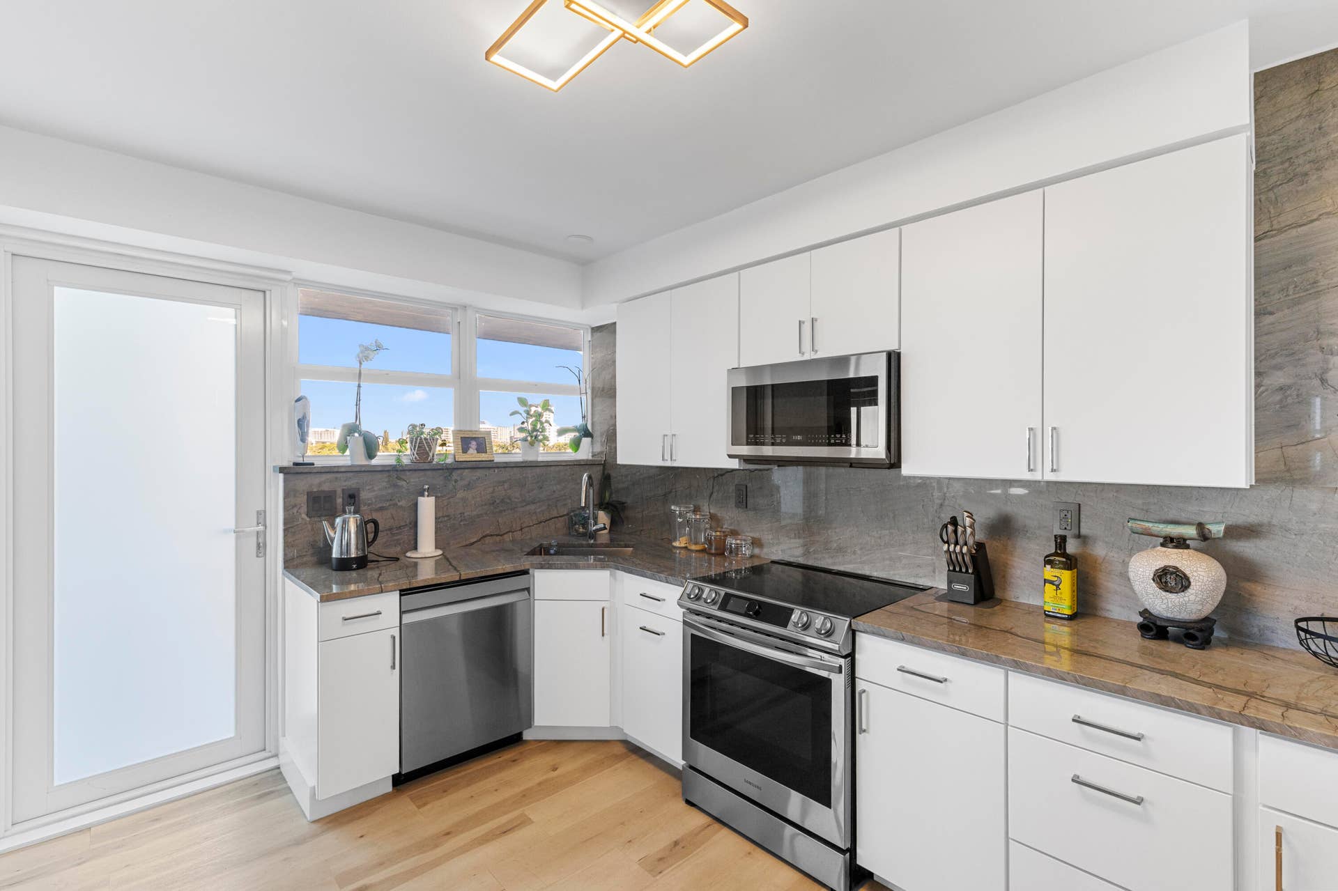 1920 S OCEAN Drive, #611, Fort Lauderdale, FL 33316 R6II4776
