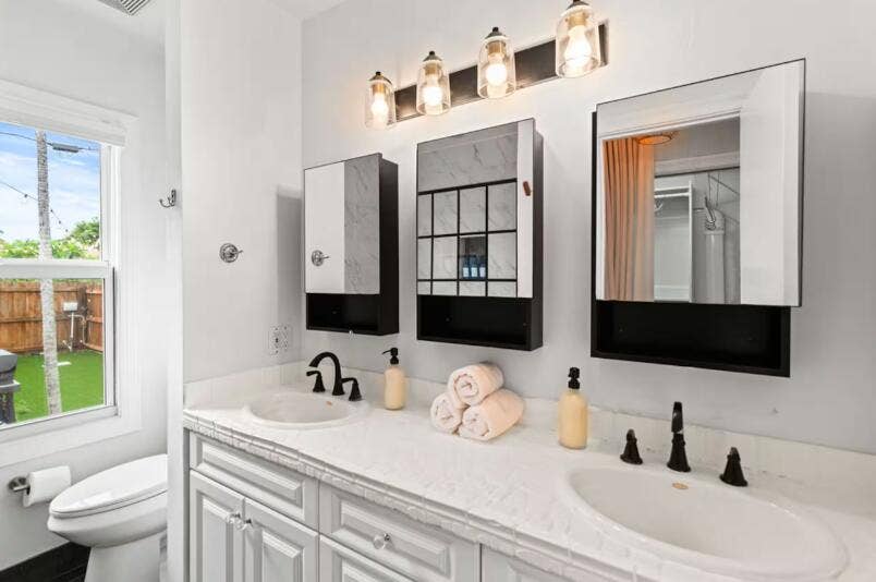 219 31st Street, West Palm Beach, FL 33407 219-19
