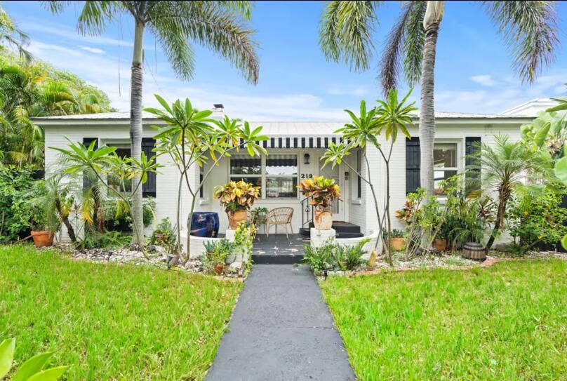 219 31st Street, West Palm Beach, FL 33407 219-2