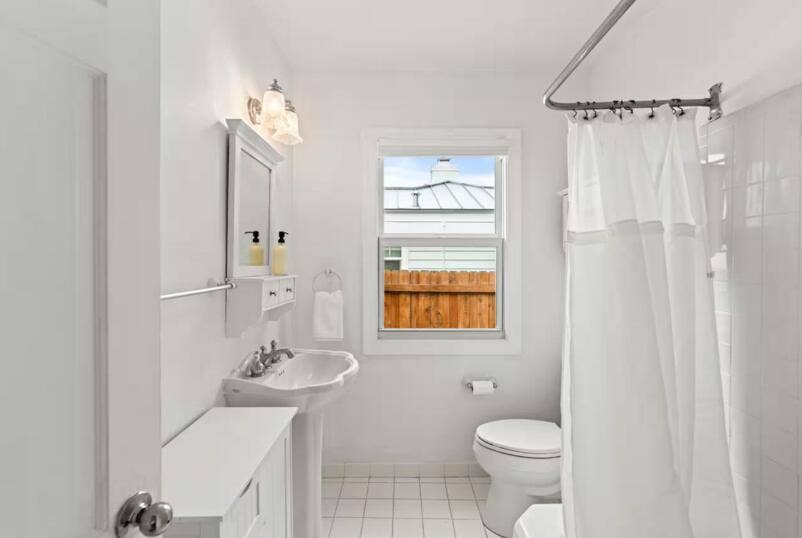 219 31st Street, West Palm Beach, FL 33407 219-18