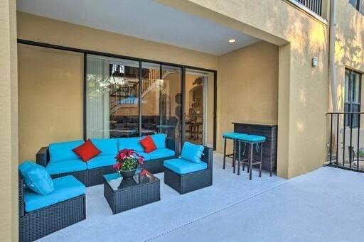 Covered patio with a concrete surface