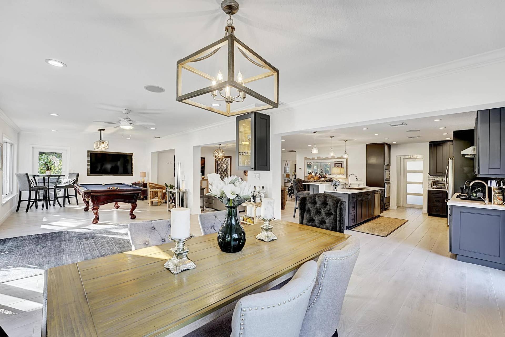 Dining Area 1