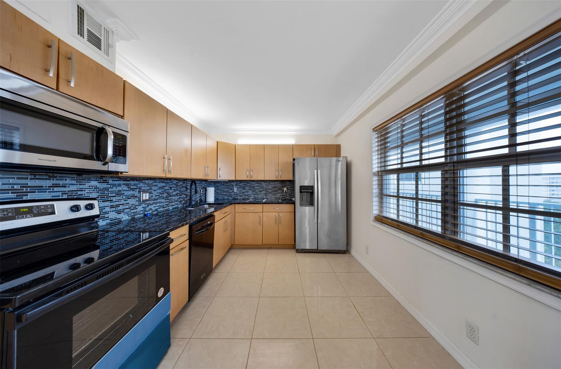 625 OAKS Drive, #802, Pompano Beach, Pompano Beach, FL 33069 Photo 5