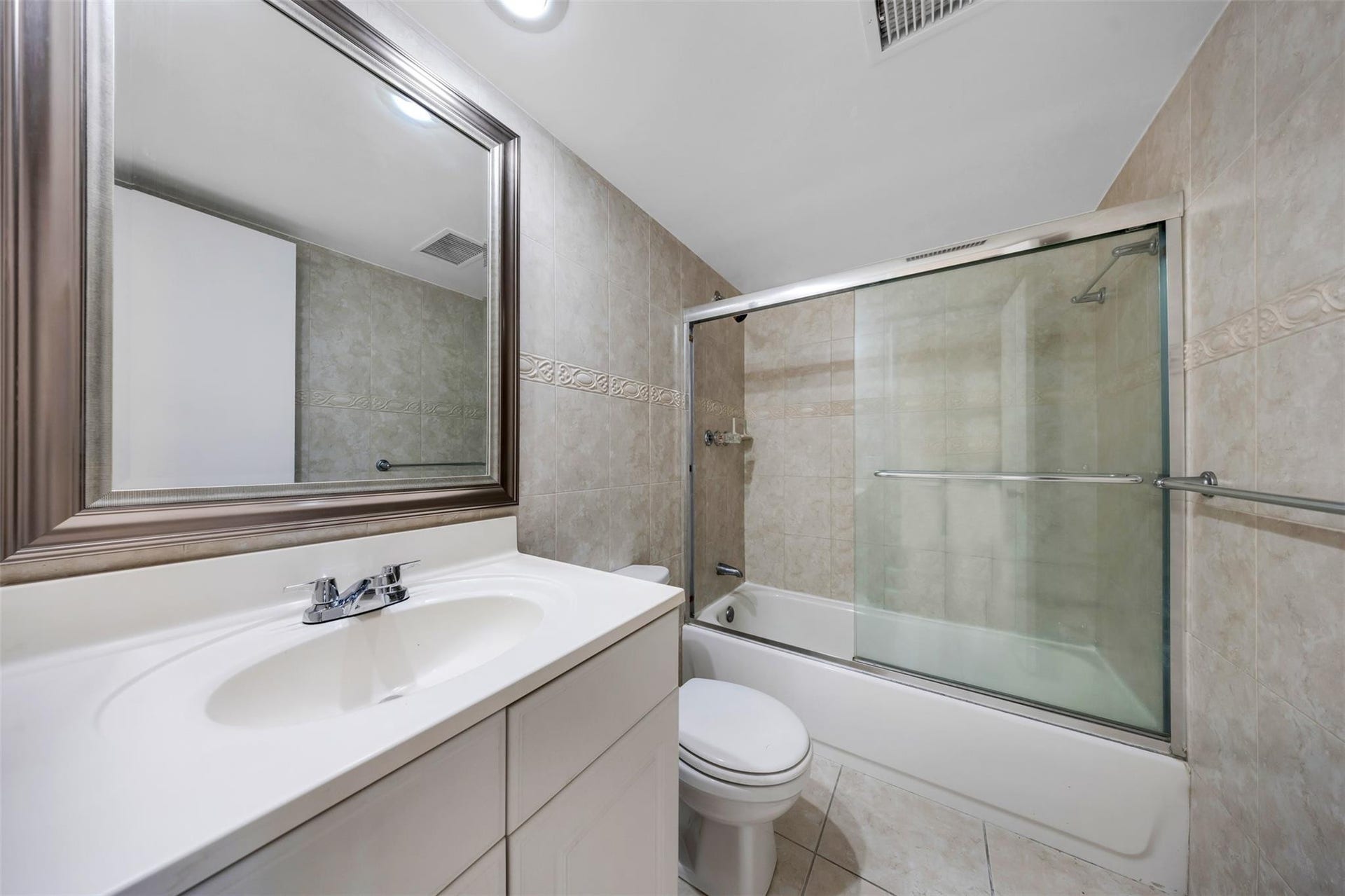 625 OAKS Drive, #802, Pompano Beach, Pompano Beach, FL 33069 Photo 11