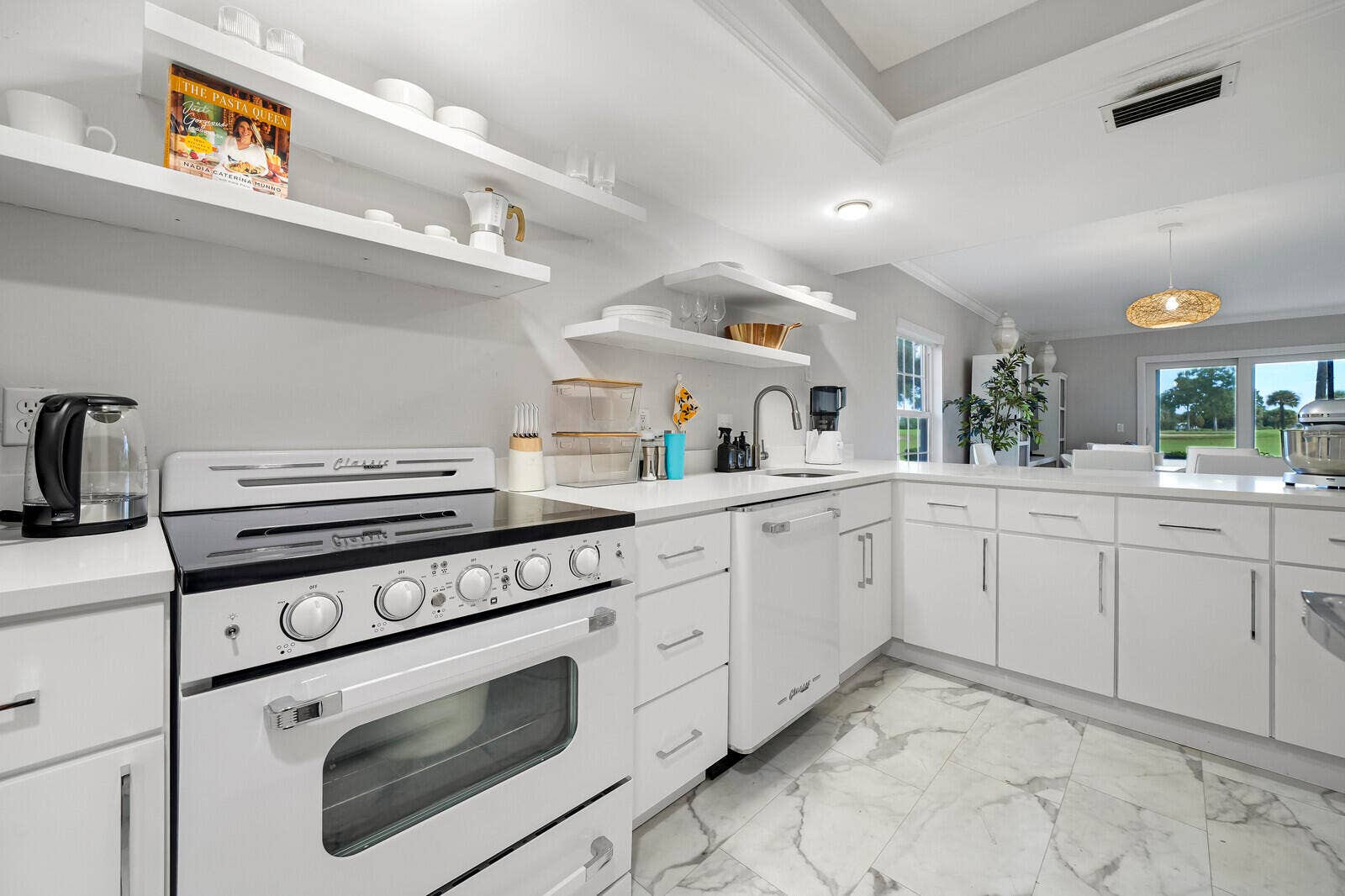 9169 SE RIVERFRONT Terrace, #J, Jupiter, FL 33469 Kitchen