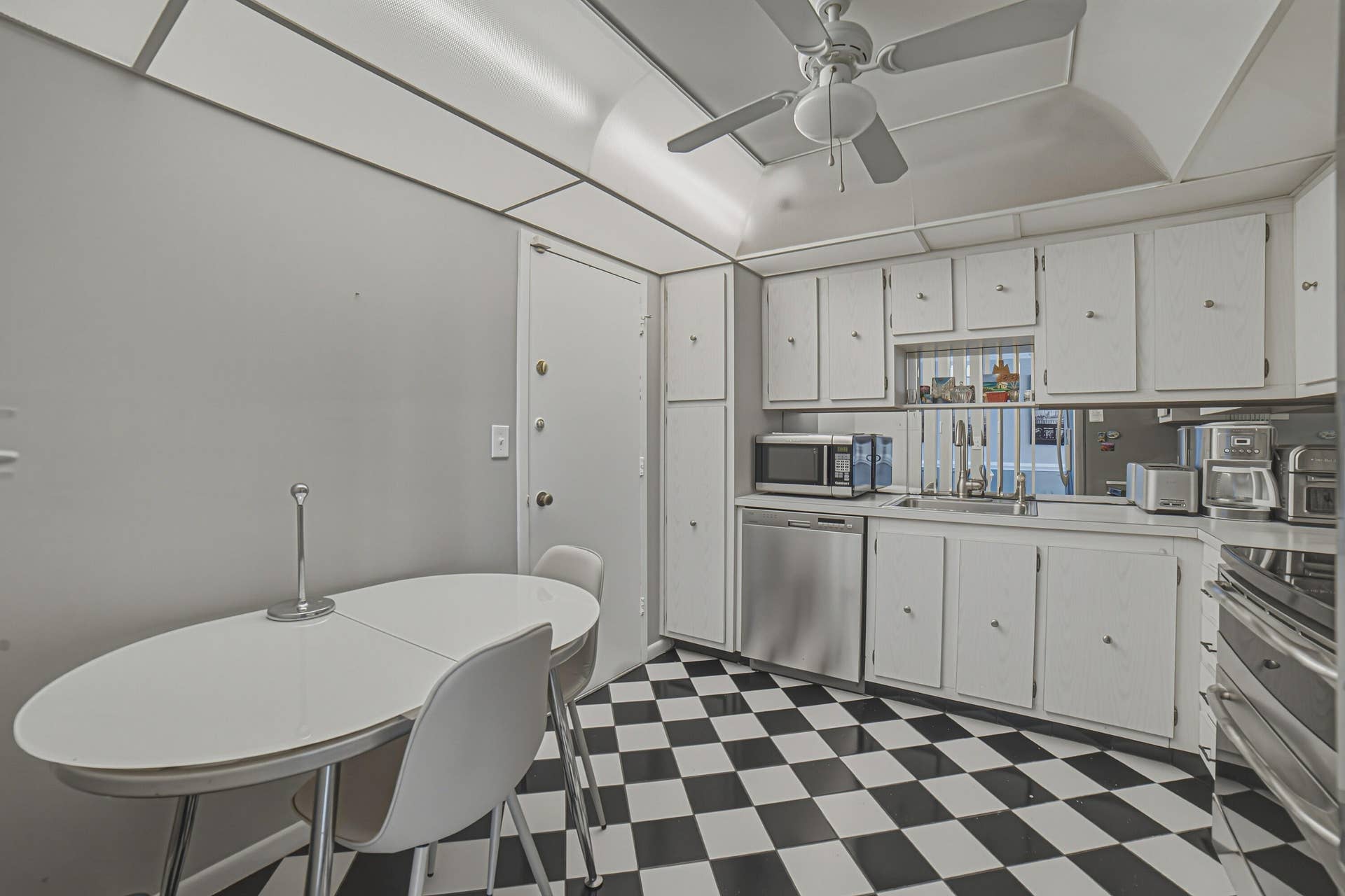 3800 S Ocean Drive, 906 #1, Hollywood, Hollywood, FL 33019 Kitchen