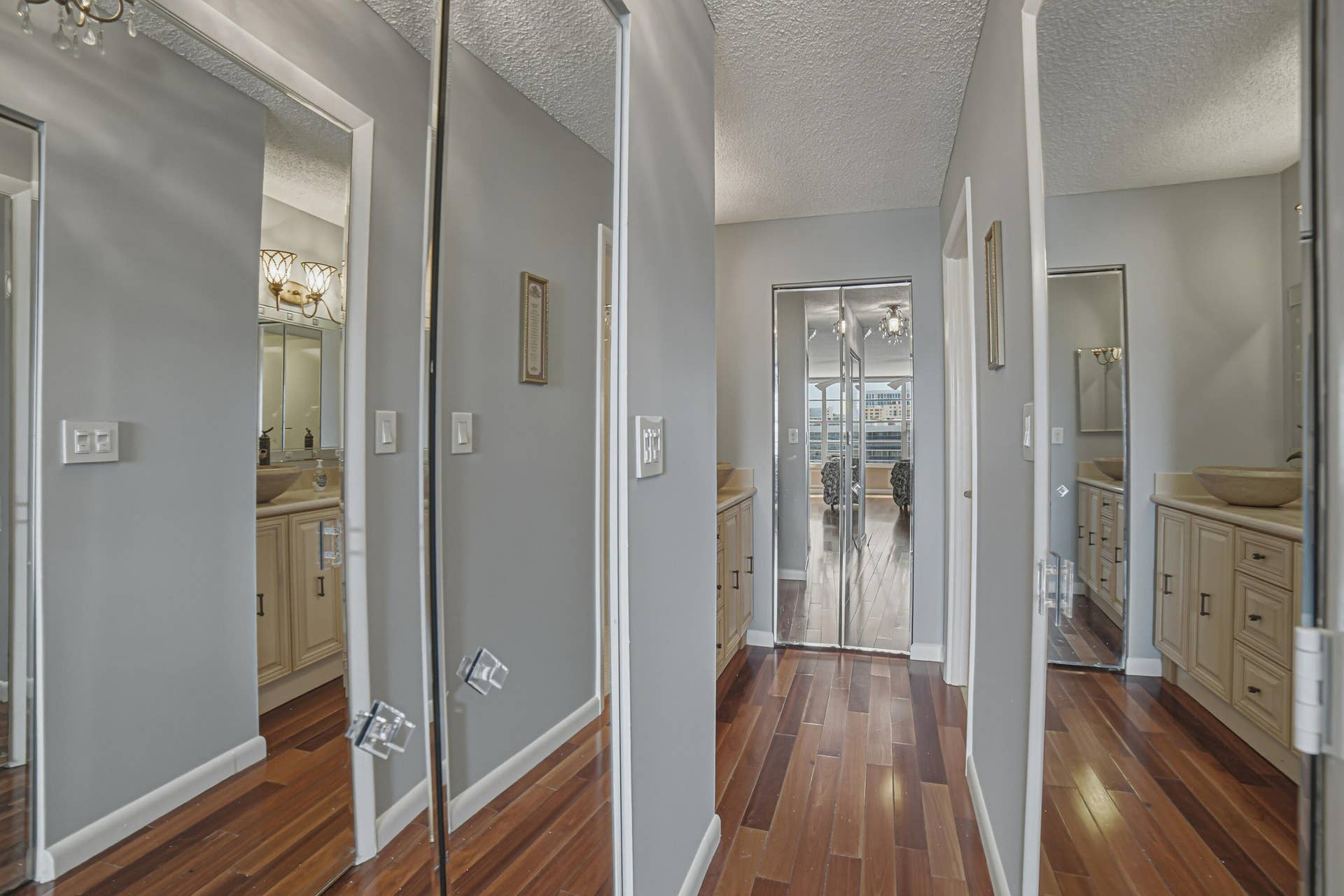 Bedroom1-Hallway