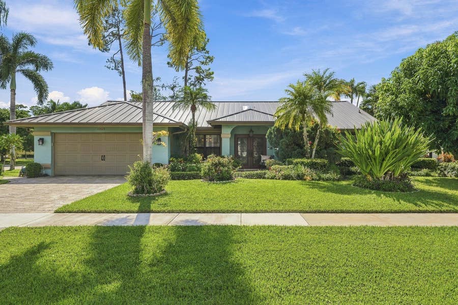 Property photo for 13629 NORTHUMBERLAND Circle, Wellington, FL