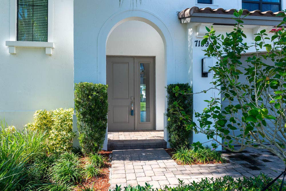 7159 Estero dr home entrance