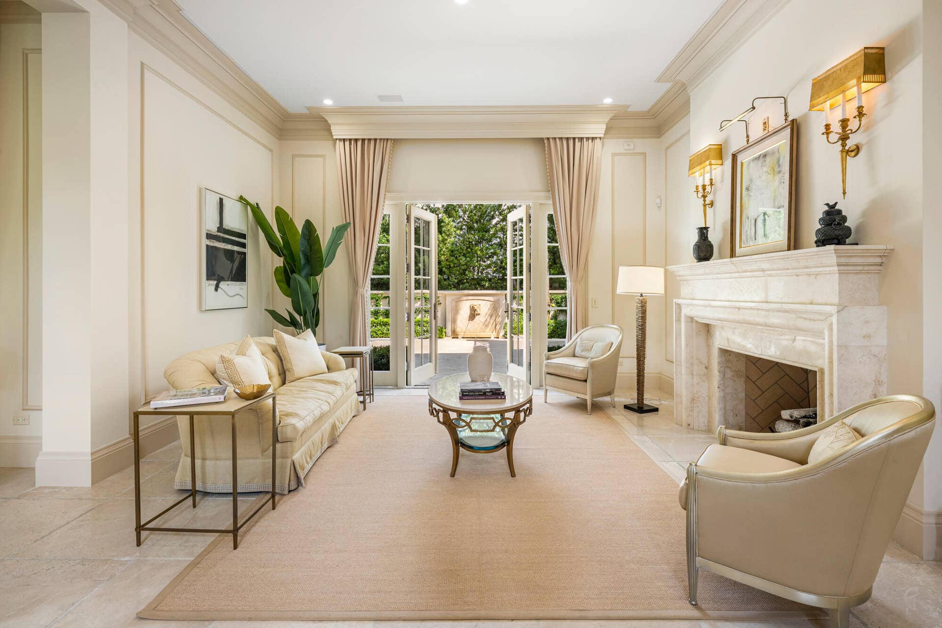 13 Via Vizcaya, Palm Beach, FL 33480 Gathering Room