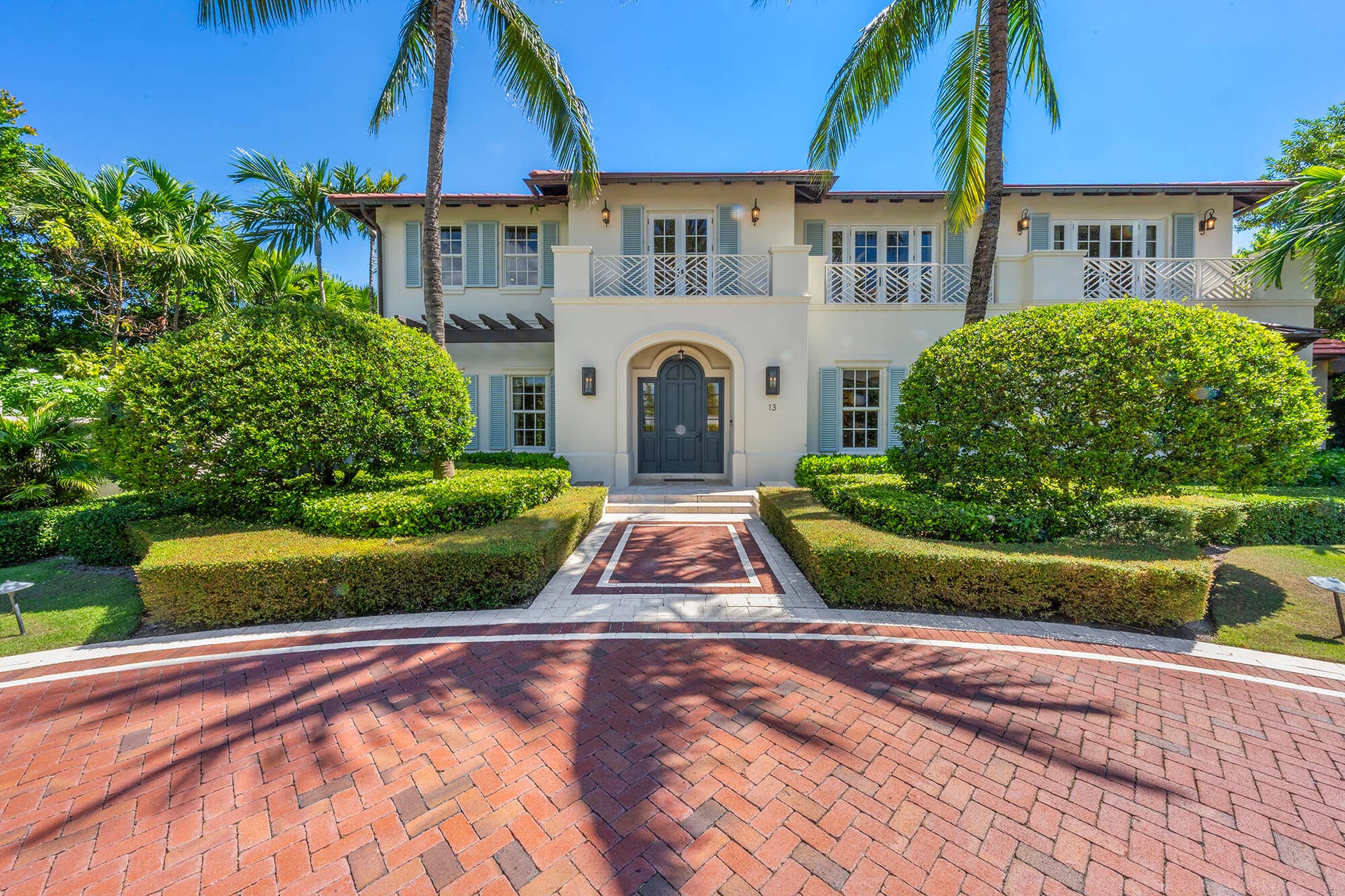 13 Via Vizcaya, Palm Beach, FL 33480 Front Entry