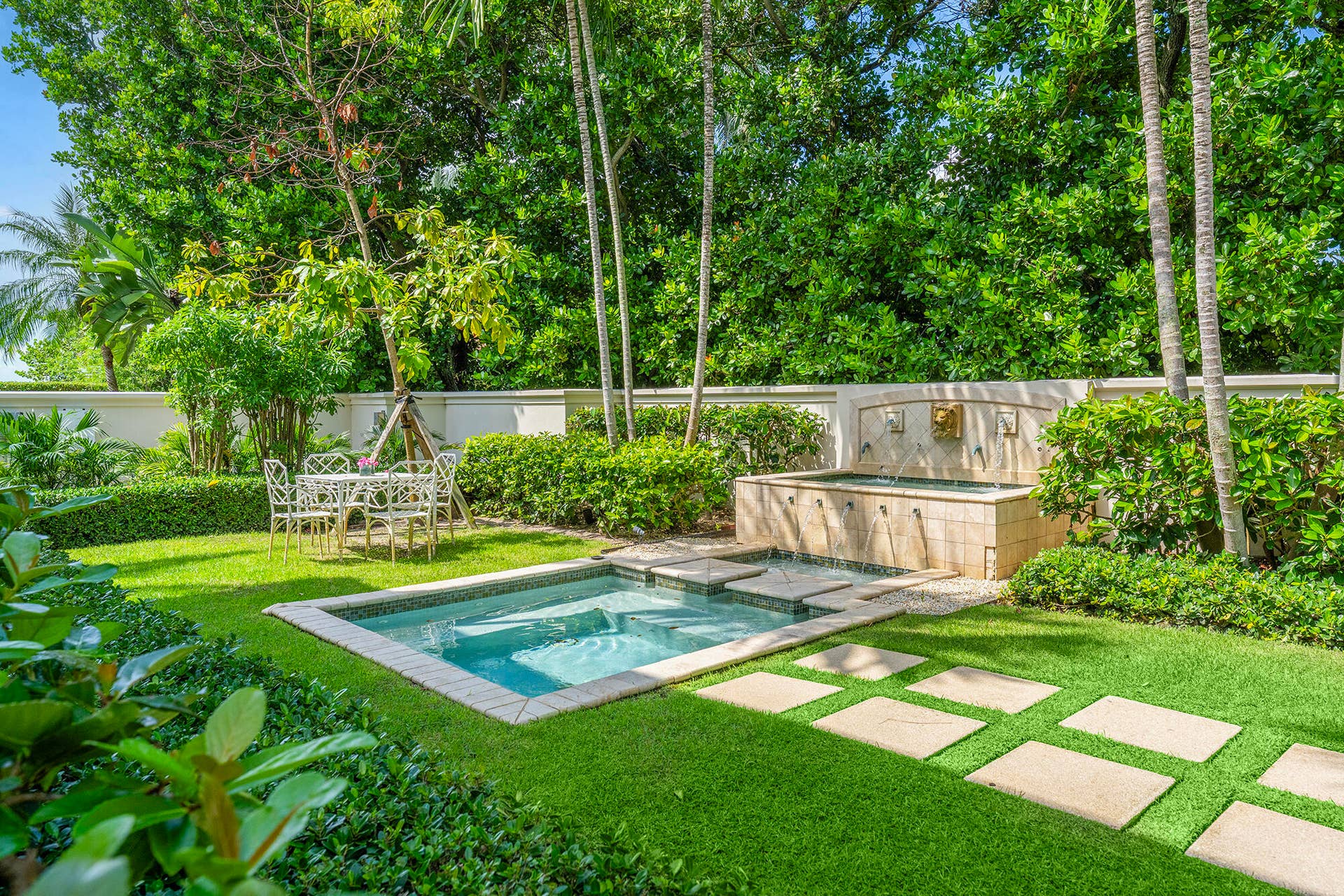 13 Via Vizcaya, Palm Beach, FL 33480 Heated Spa