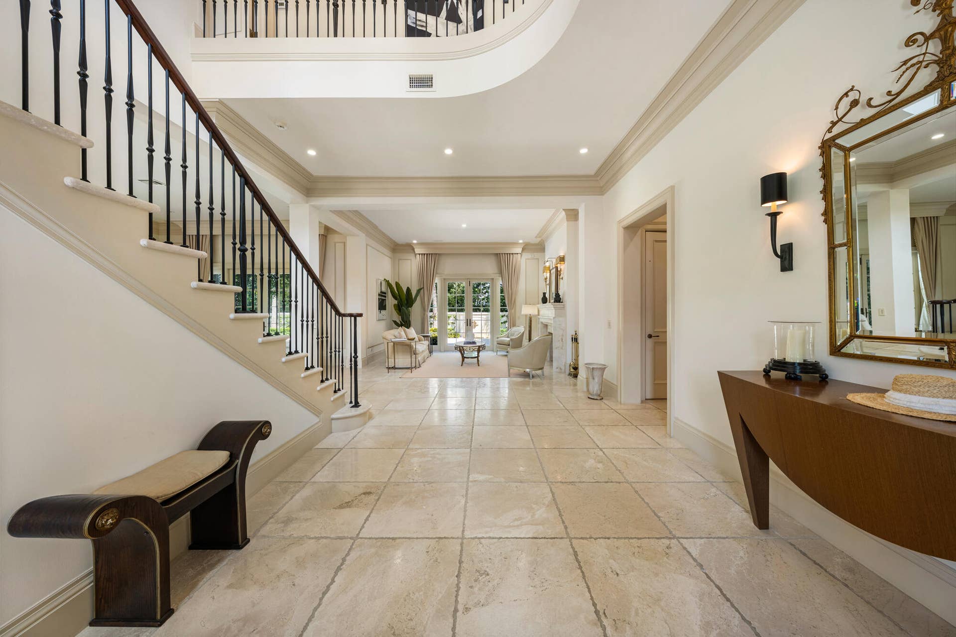 13 Via Vizcaya, Palm Beach, FL 33480 Foyer
