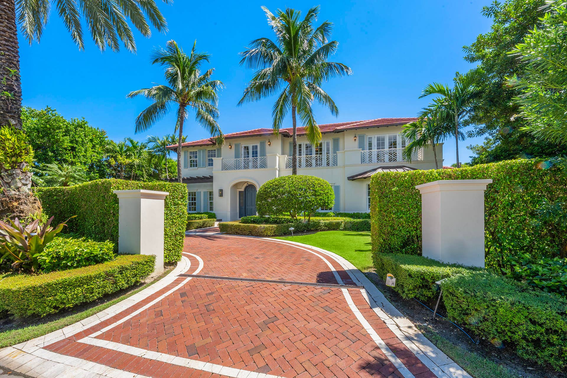 13 Via Vizcaya, Palm Beach, FL 33480 Front Entry