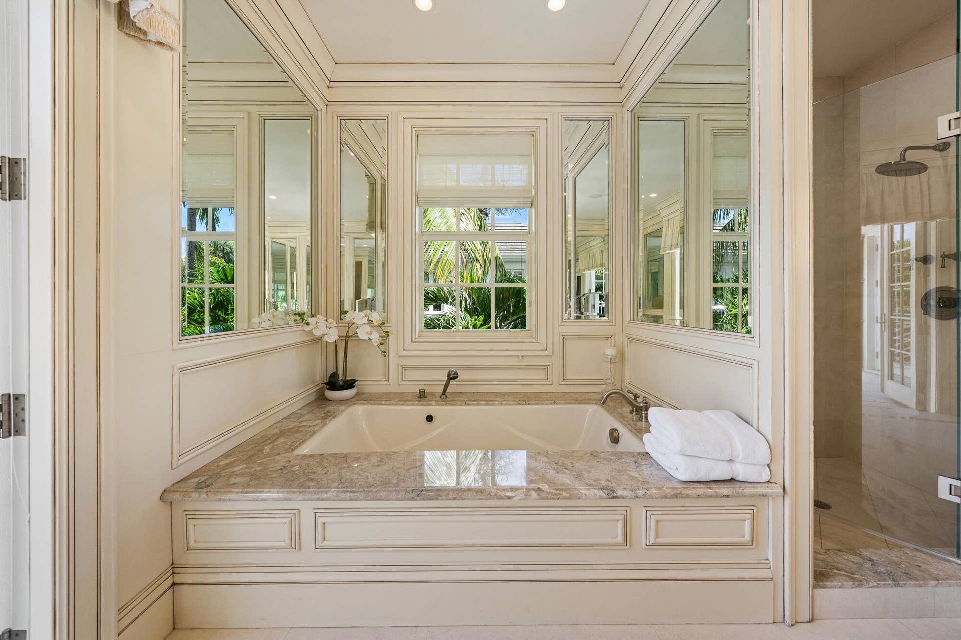 13 Via Vizcaya, Palm Beach, FL 33480 Her Bathroom