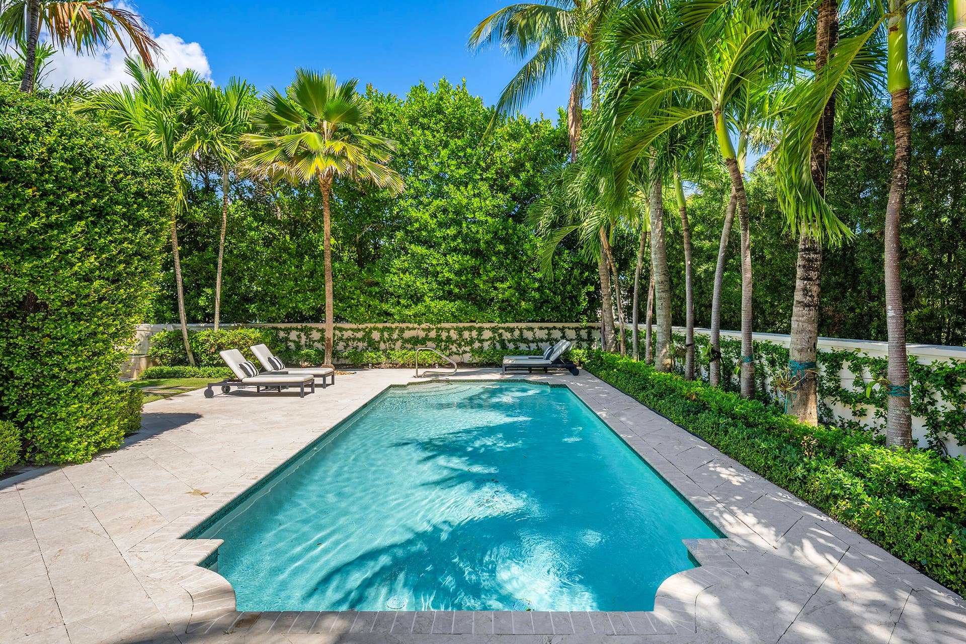 13 Via Vizcaya, Palm Beach, FL 33480 Pool